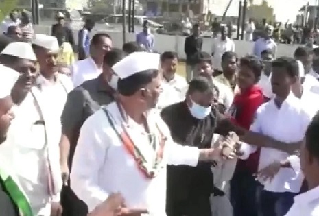 Karnataka Congress chief DK Shivakumar scolds party supporter for attempting to click selfie in Mandya