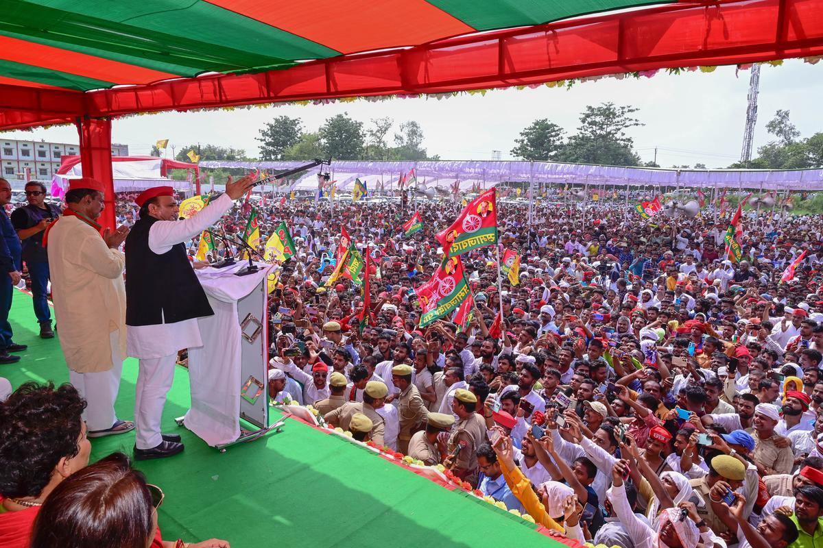 star-campaigners-of-different-political-parties-to-hold-roadshow-in-uttar-pradesh