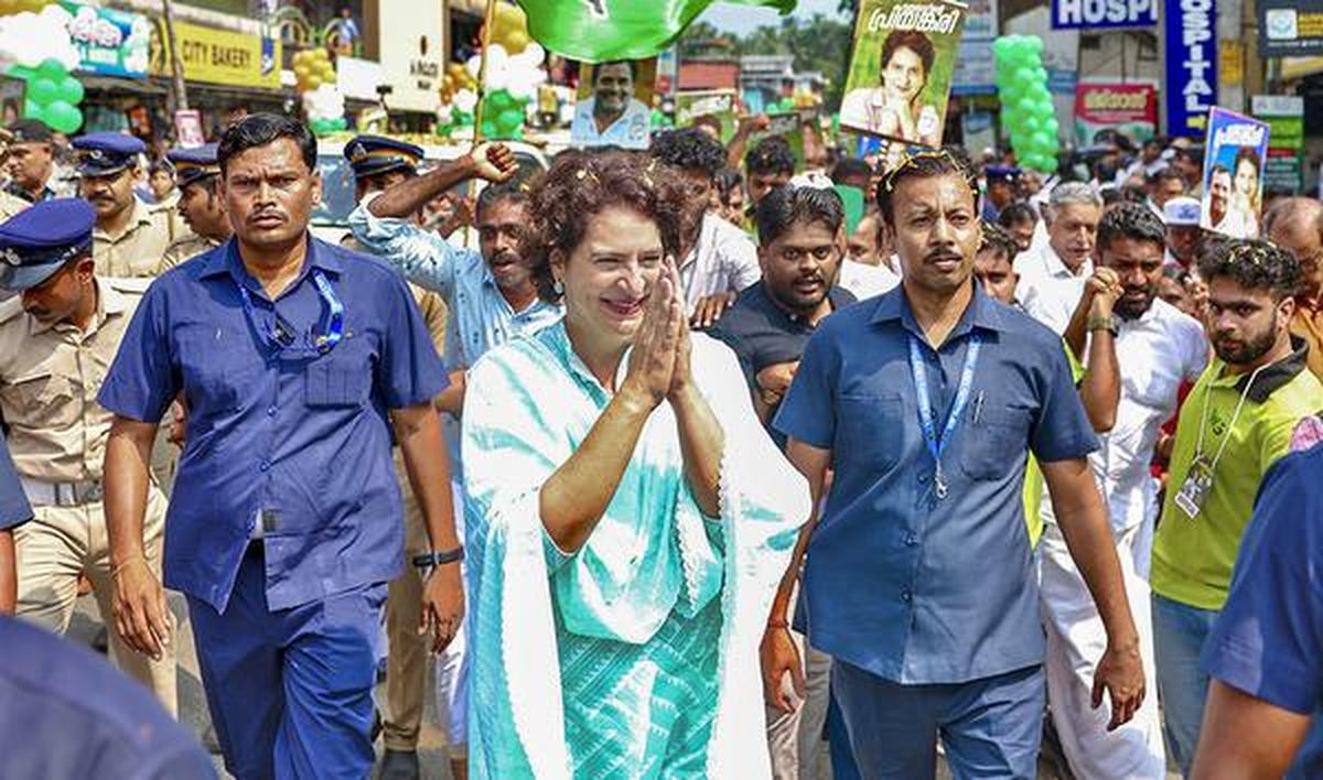 priyankagandhiholdroadshowsatsultanbatteryandthiruvambady
