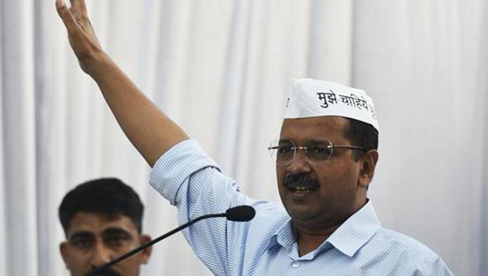 Arvind Kejriwal holds roadshow in Delhi