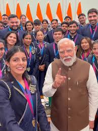 Jo khelega woh khilega, always cheer for Bharat: PM Modi meets India