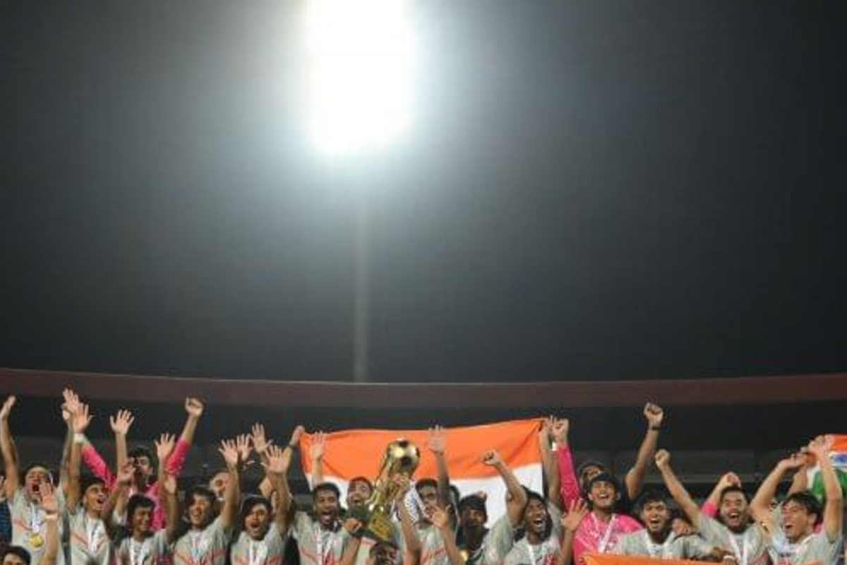 indiabeatbangladesh52toliftsaffu20footballchampionshiptrophy