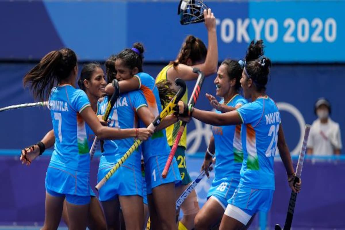 indianwomenshockeyteamenterssemifinalsatolympics