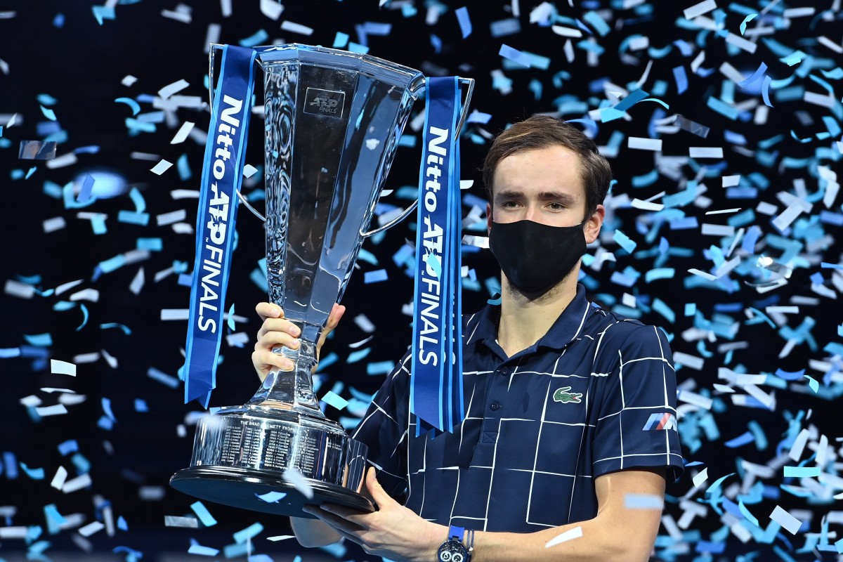 daniilmedvedevbeatdominictheimtowinatptourfinalsinlondon