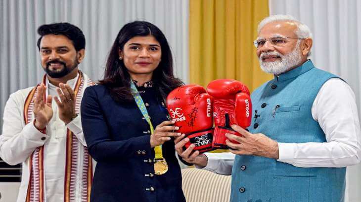 pm-modi-hosts-indias-cwg-2022-contingent-at-his-residence
