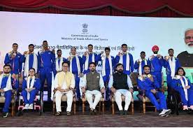 sportsministeranuragsinghthankurfelicitatesparalympicsmedalwinners