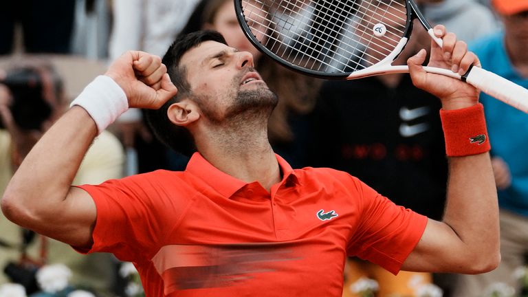Novak Djokovic, Carlos Alcaraz progress to men