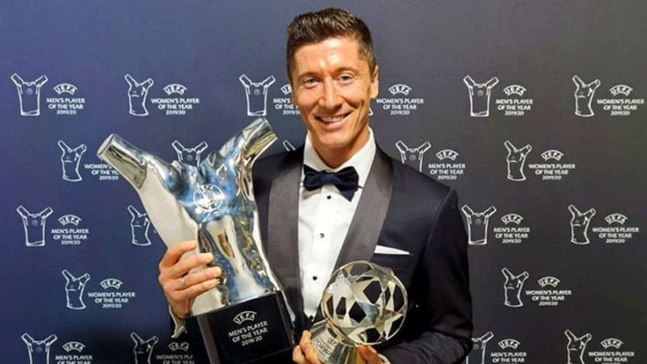 robertlewandowskiwinsuefamen’splayeroftheyearaward