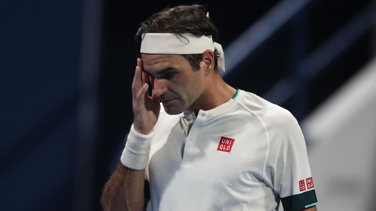 rogerfederercrashesoutofqataropen