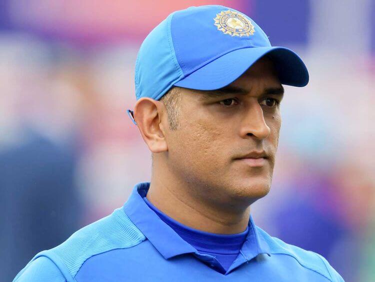 managerclarifiesmsdhoninotcontemplatingretirementdeterminedtoplayipl