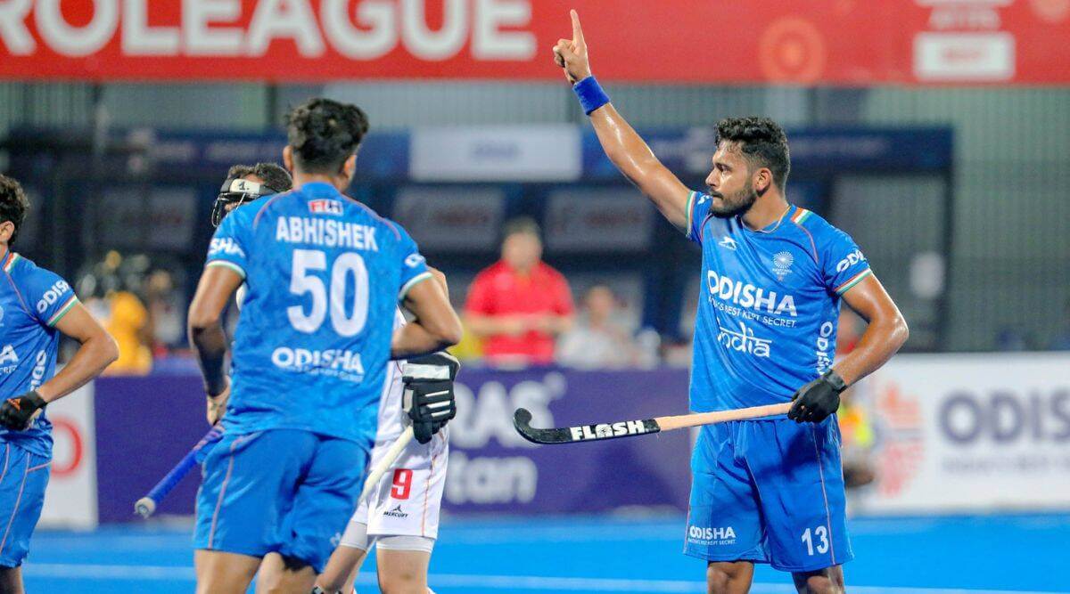 fihhockeyproleague:harmanpreetsingh’shattrickputsindiapastaustraliaby54