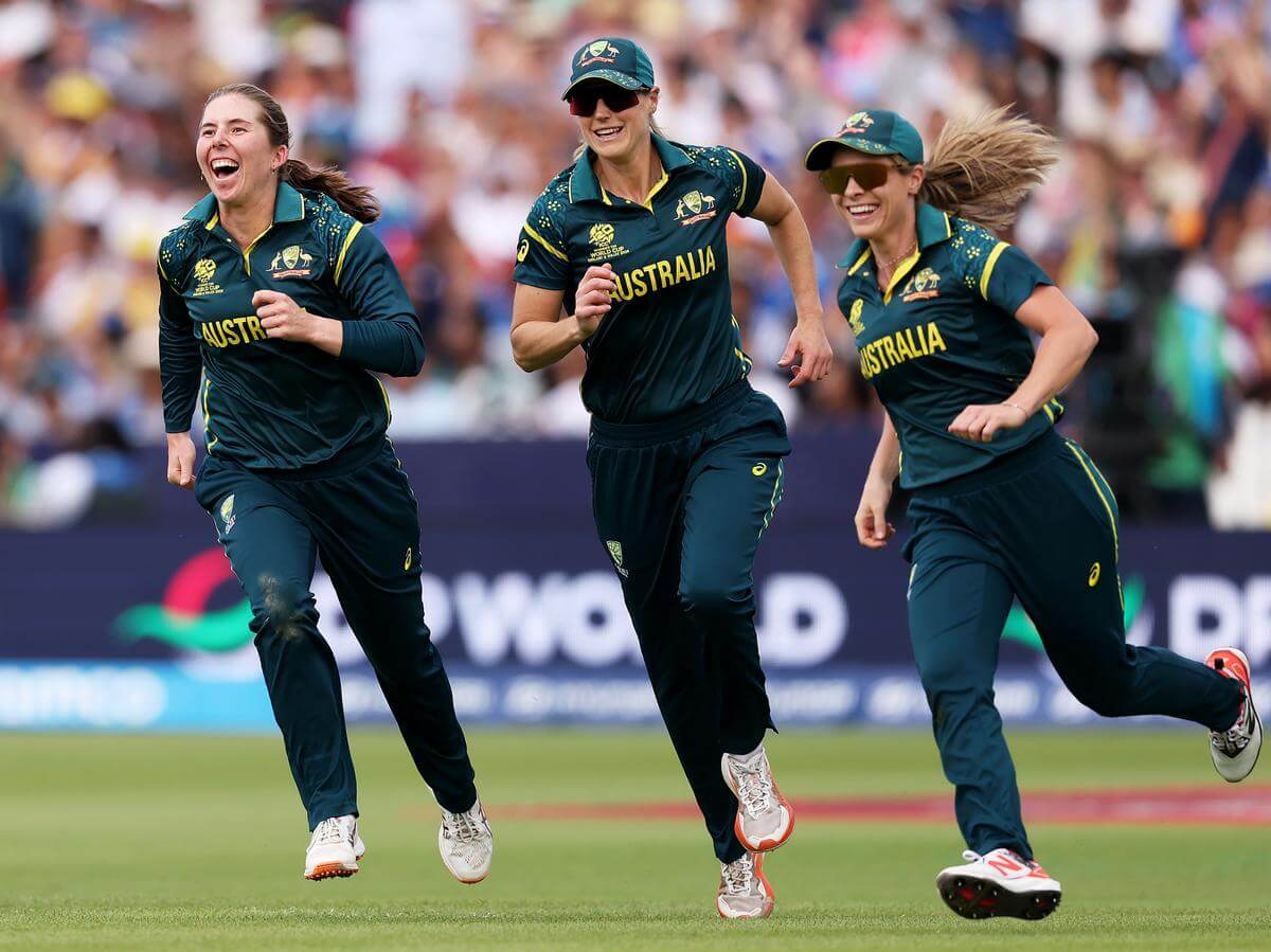 Australia book ticket to Women