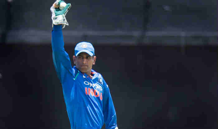 mahendrasinghdhonibecomesfirstwicketkeepertoeffect100stumpingsinodicricket