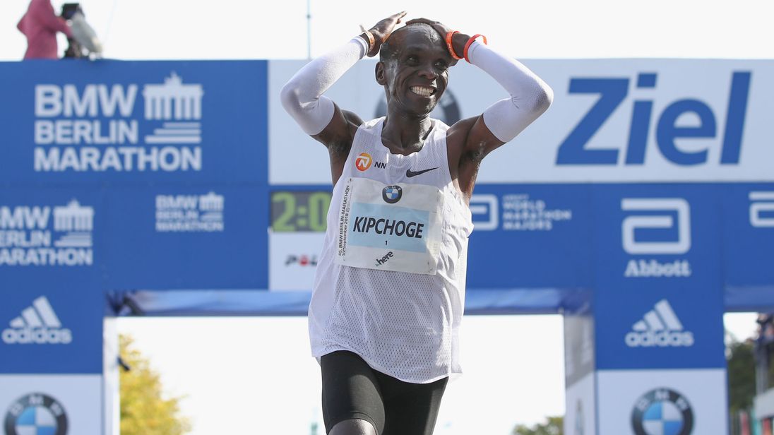 kenyaseliudkipchogesetsnewmarathonworldrecordinberlin