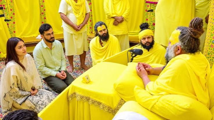 baseless-claim-virat-kohlis-team-denies-he-took-rs-5-crore-to-visit-premanand-maharajs-ashram