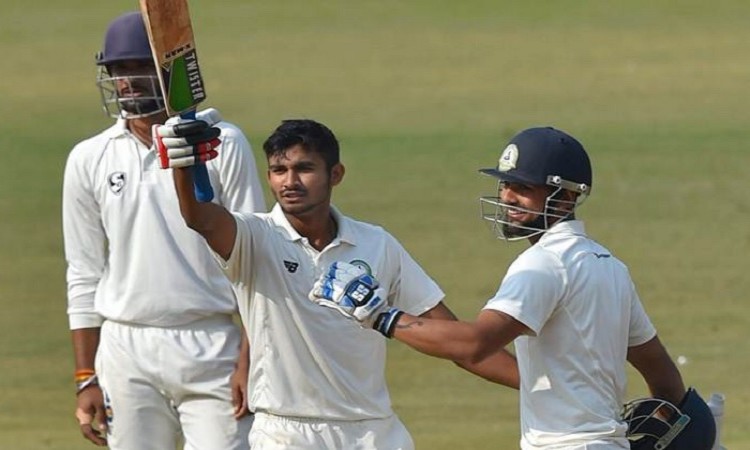 ranjitrophy:vidarbhatake233runleadoverdelhi