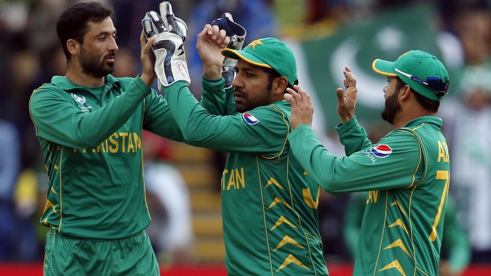 iccchampionstrophy:amirjunaidhurtlanka;pakistanneed237tosealsemisspot