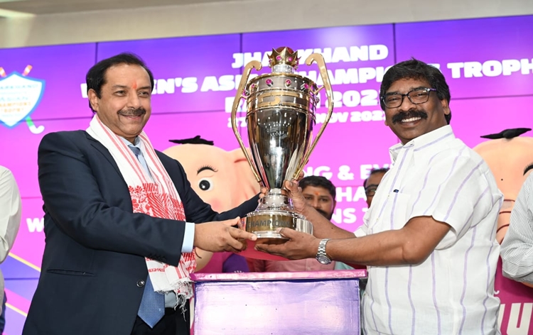 cmhemantsorenunveilsmascotandtrophyforasianwomenshockeychampionshipinranchi