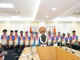 sportsministeranuragthakurinteractswithworldyoutharcherychampionshipwinners