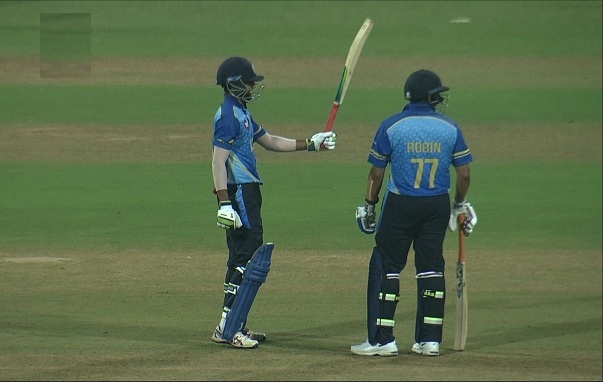 mohammedazharuddeensmashes37ball100askeralahumblemumbaiinepicrunchase:syedmushtaqalit20