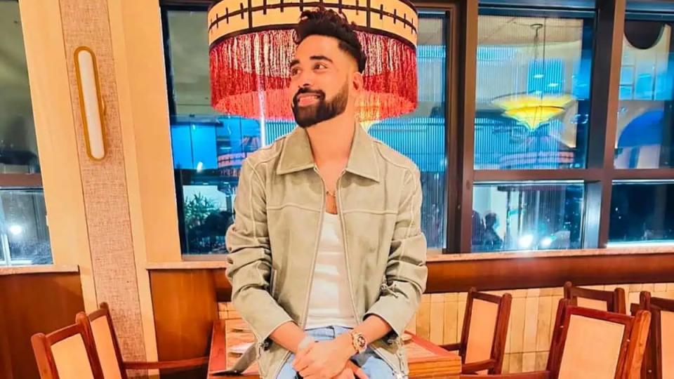 Mohammed Siraj launches own restaurant in Banjara Hills  