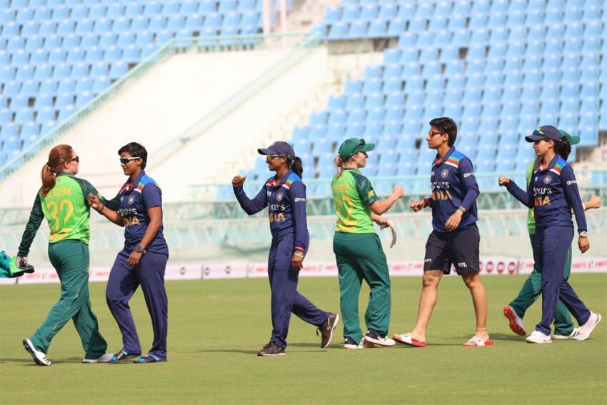 2ndt20i:southafricawomenwonalastballthrilleragainstindiawomen