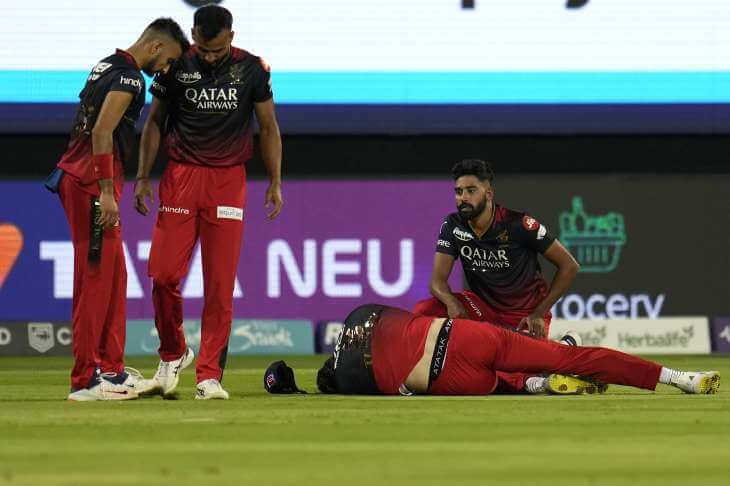 ipl2023:reecetopleyruledoutofshoulderinjuryrcbtoannounceareplacementverysoon