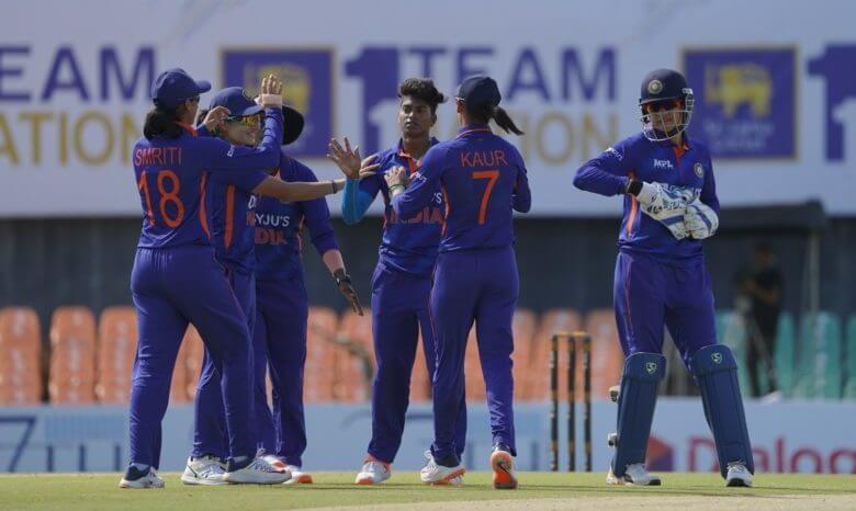 India defeat Sri Lanka by 5 wickets in the Women