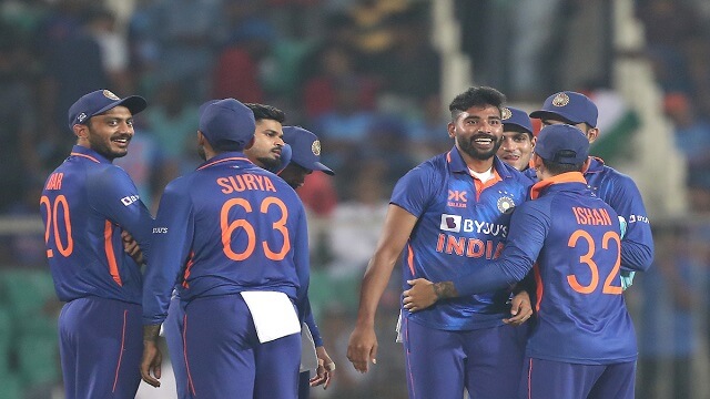 indiavssrilanka3rdodi:indiadefeatedsrilankaby317runscomplete30sweep