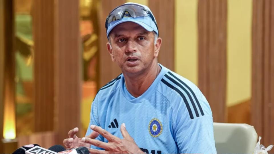 dravidfansexpresshappinessoverbcciextendinghiscontractasheadcoach