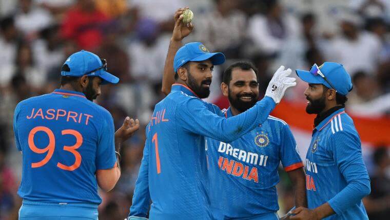 India beat Australia by 5 wickets chasing a tricky total of 277 runs in 1st ODI