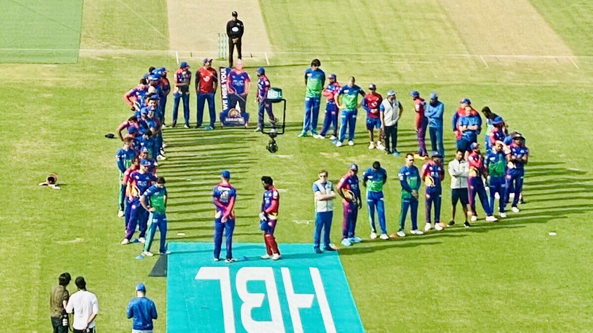 psl2020playerspaytouchingtributetolatedeanjonesstoodinshapeofdontheground