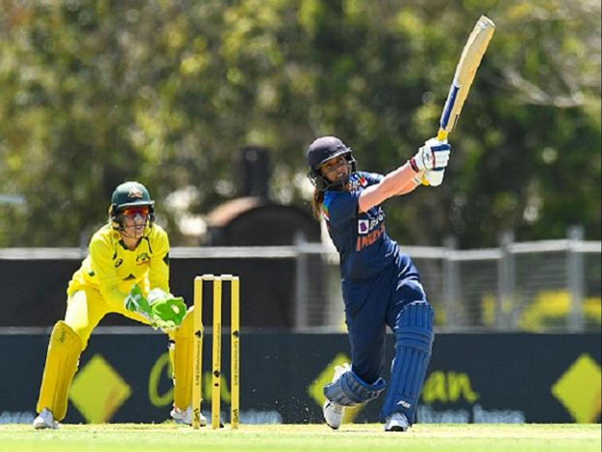 womencricket:indiabeataustraliabytwowickets