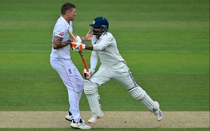 Ravindra Jadeja, Brydon Carse involved in heated argument after collision during Lord