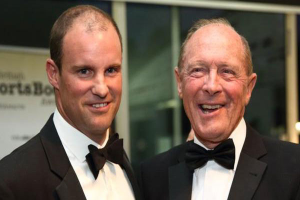 knighthoodforformerenglandcricketcaptainsandrewstraussandgeoffreyboycott