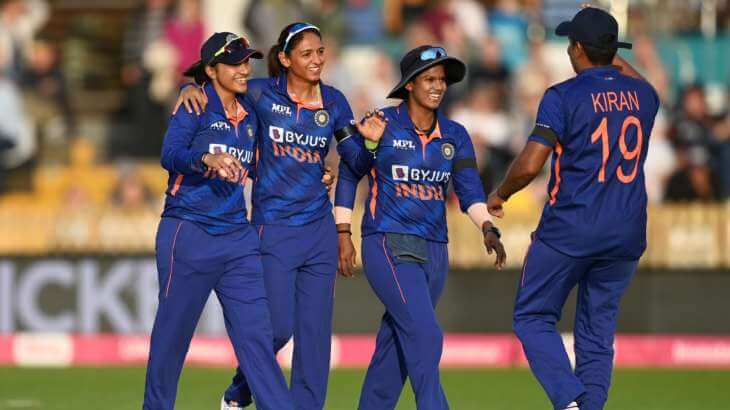 womenst20worldcup:indiabeatbangladeshby52runs