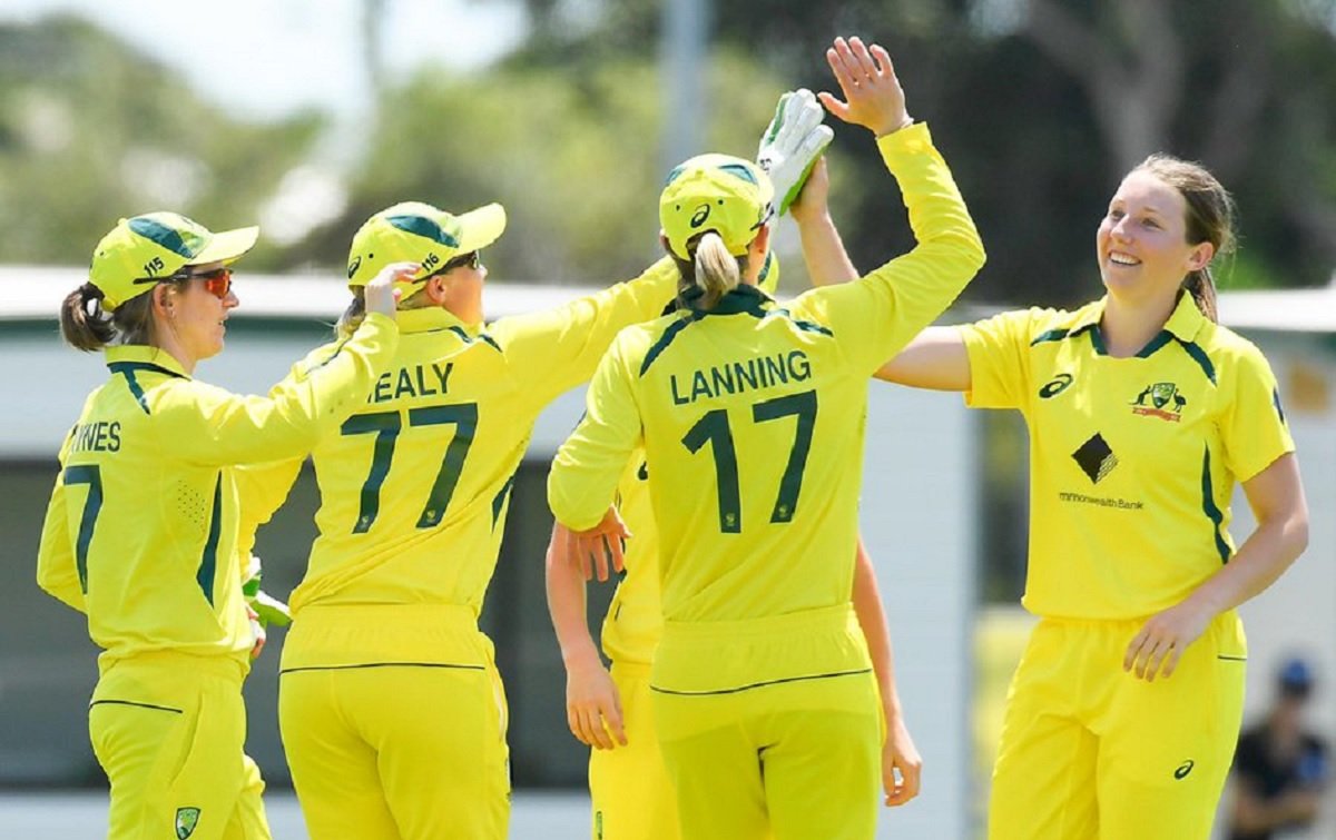 australiawomenbeatindiawomeninthefirstodimatchby9wickets