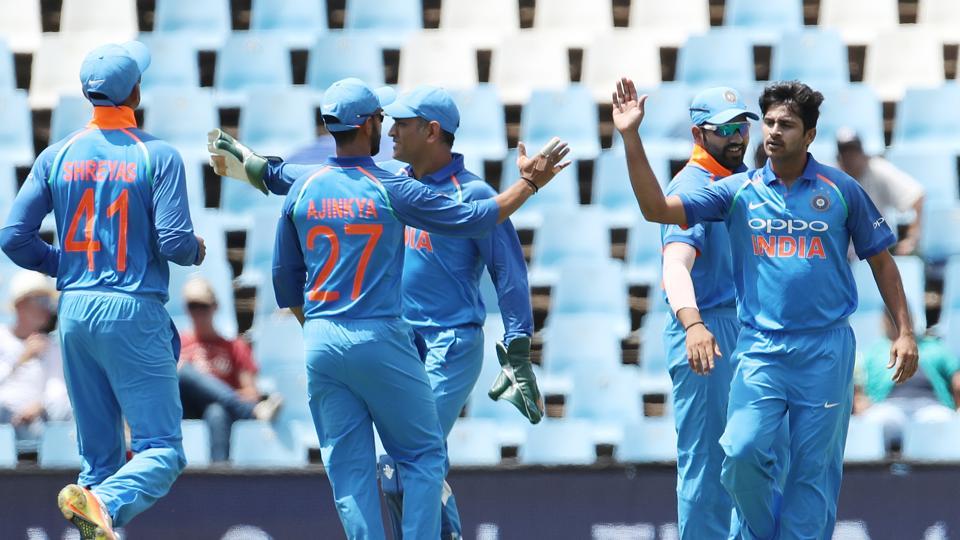 indiavssa6thodi:indiawintossopttofield