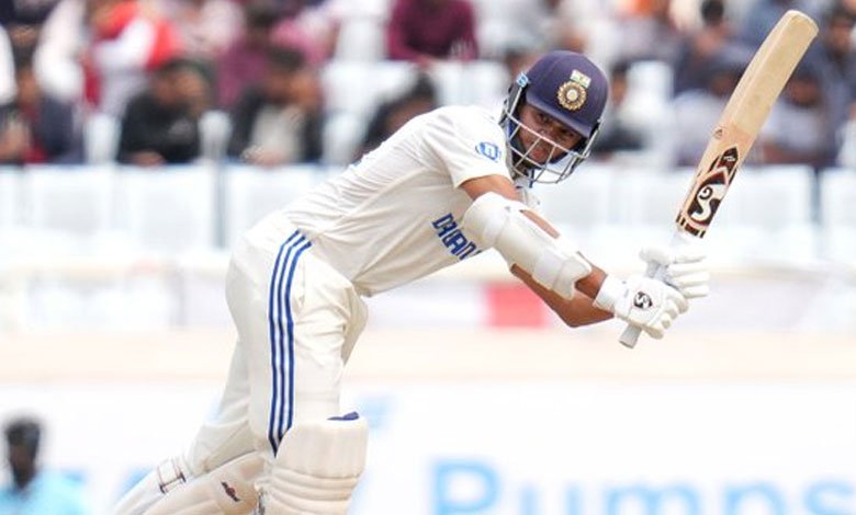 India 34/1 at lunch against England in fourth Test at Ranchi