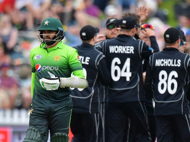 firstodi:newzealandbeatspakistanby61runs