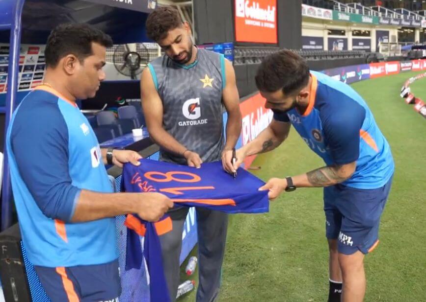 asiacup2022:viratkholigiftspakistansharisraufsignedindiajerseywinshearts