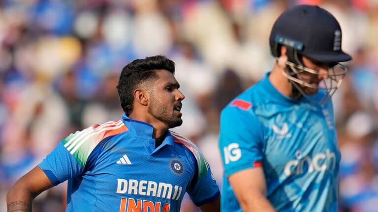 allroundefforthelpsindiadefeatenglandbyfourwicketsinfirstodi