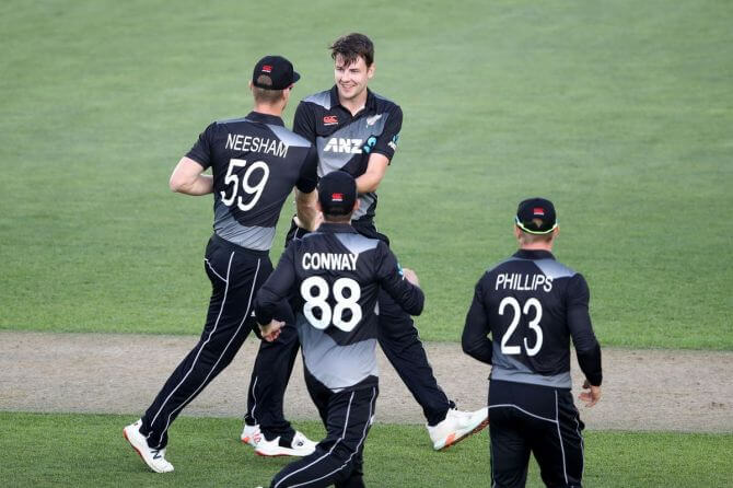 1stt20i:newzealandbeatpakistanby5wickets