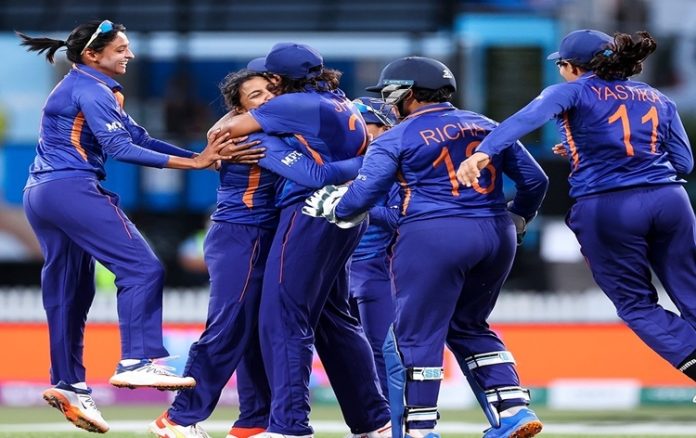 indiawomendefeatssouthafricawomenbyfourwicketsinfourthmatchoffivematchseriesinpretoria