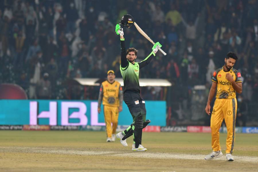 peshawarzalmidefeatslahoreqalandersinsuperover