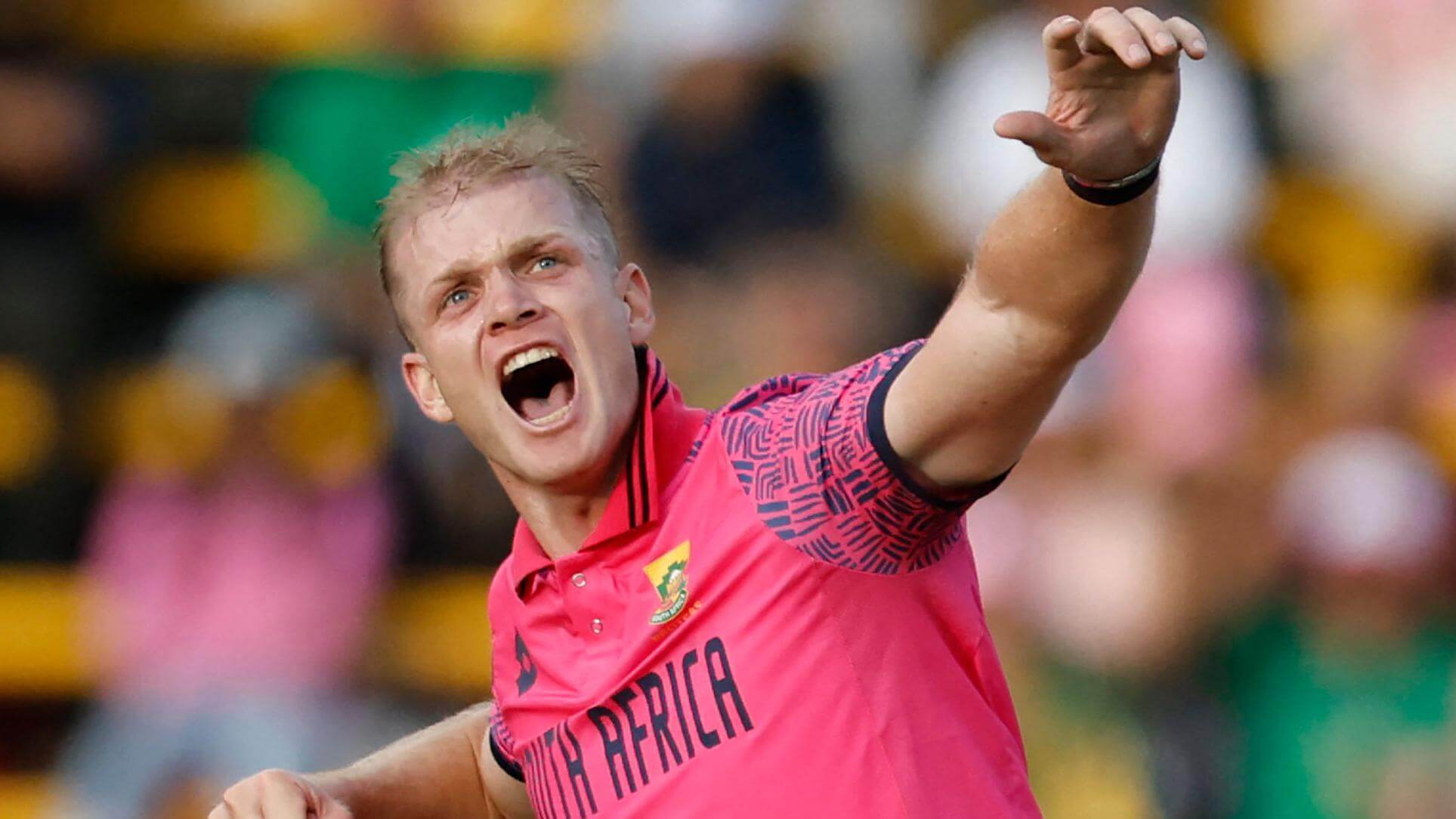 mumbaiindianssigncorbinboschtoreplacelizaadwilliamsaheadofipl2025