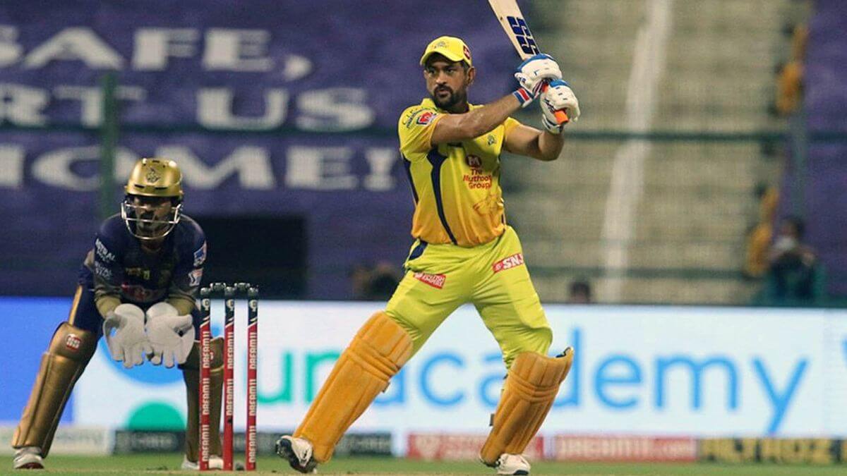 MS Dhoni ignoring pain, carrying on despite knee injury: CSK coach Eric Simmons