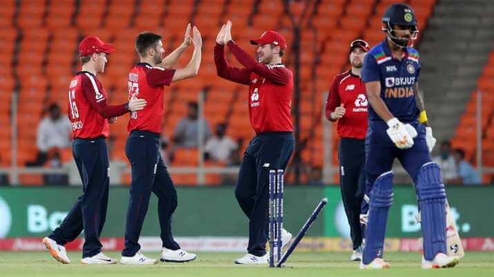 3rdt20i:englandbeatindiaby8wickets21serieslead