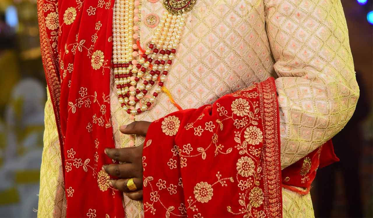 Greedy groom in Uttar Pradesh asked to marry ‘tractor’ after bride snubs him