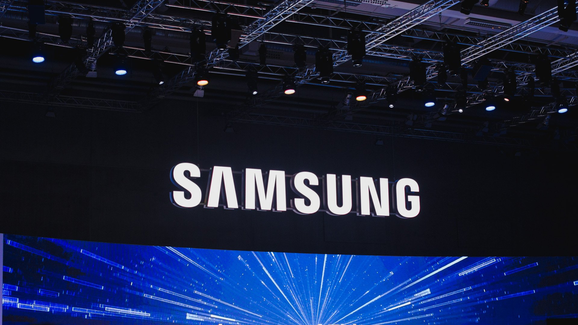 samsungblockschatgptuseoncompanyowneddevices:report